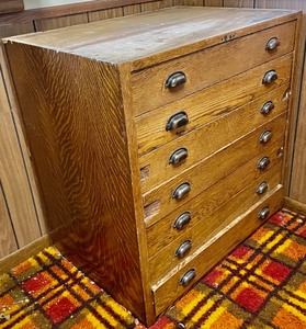 lot 159 image: Vintage Chest of Drawers