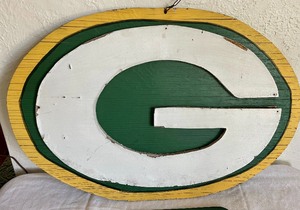 lot 154 image: Green Bay Packer Decor