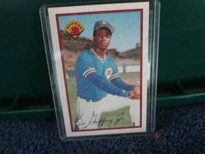 lot 3 image: 1989 Ken Griffey Jr. Rookie Card...