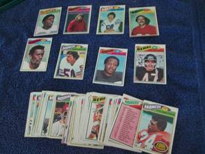 lot 9 image: 55 1977 Topps Football Cards...