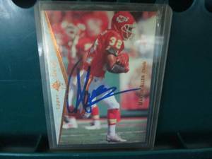 lot 10 image: 1995 Upper Deck Marcus Allen Autogr...