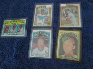 lot 19 image: 1972 Topps Baseball Cards...