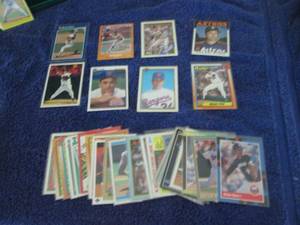 lot 75 image: 30 Nolan Ryan Cards...