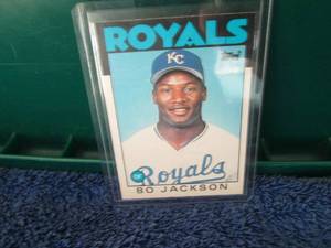 lot 112 image: 1986 Topps Bo Jackson Rookie Card...