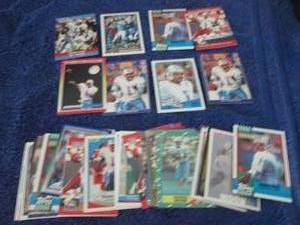 lot 114 image: 40 Warren Moon Cards...