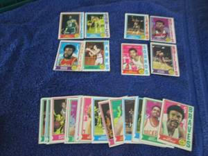lot 120 image: 1974-75 Topps Basketball Cards...