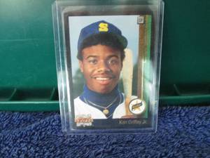 lot 134 image: 1993 Upper Deck Ken Griffey Jr. Fif...