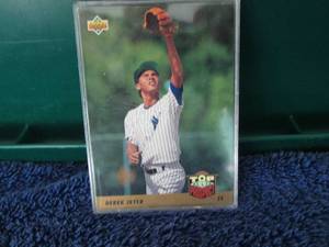 lot 136 image: 1993 Upper Deck Derek Jeter Rookie ...