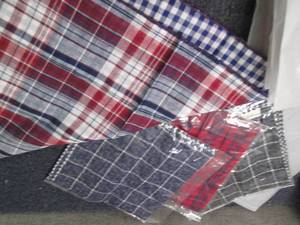 lot 179 image: 5- 4pks Reversible Bandanas...