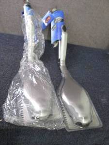 lot 208 image: 2 Chef Robert Rainford Flipper Grip...