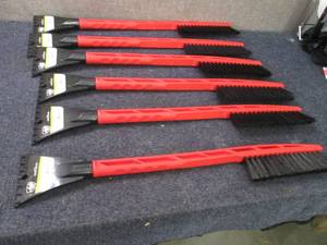 lot 215 image: 6- Auto Drive 24 inch IcescraperSn...
