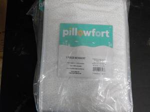 lot 12 image: Pillow Fort Twin Size Bed skirt...