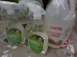 lot 24 image: Eco Fruit and Veggie Spray and Dist...