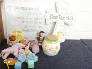 lot 90 image: Baby and Toddler Dcor...