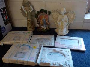 lot 95 image: Angels...