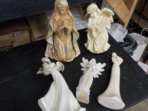 lot 252 image: Angels, 1 is musical, Wings needs r...
