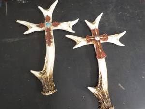 lot 254 image: 2 Crosses...
