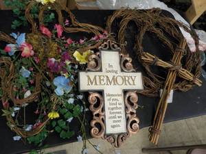 lot 256 image: Crosses and Vine Dcor...