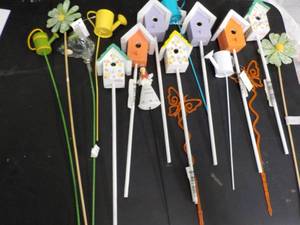lot 259 image: Flower Piks   ...