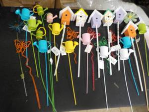 lot 260 image: flower piks...