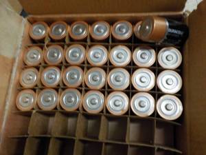 lot 277 image: 28 Size D Duracell Batteries...