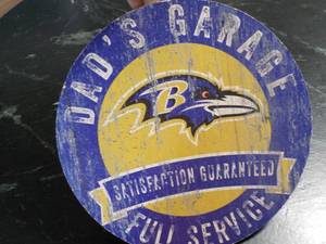 lot 332 image: Round Dads Garage Sign...
