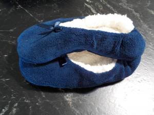 lot 339 image: Gold coast Navy Slipper socks size ...