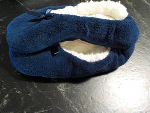 lot 340 image: Gold coast Navy Slipper socks size ...