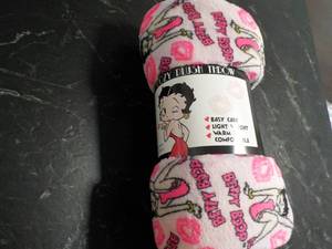 lot 364 image: Betty Boop Throw 50 x 60...