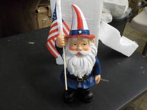 lot 393 image: Patriotic Gnome 9 tall...
