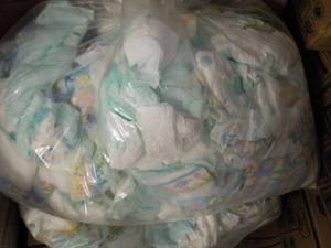 lot 432 image: Bag of 100 or so Diapers- Newborn -...