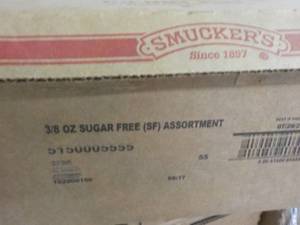lot 511 image: Case of 200 Packets Smuckers Sugar...