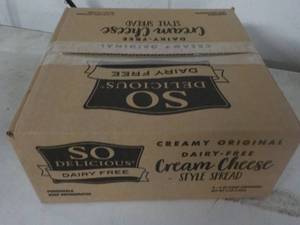 lot 534 image: 8 - 8 oz Tubs Dairy Free Cream Chee...