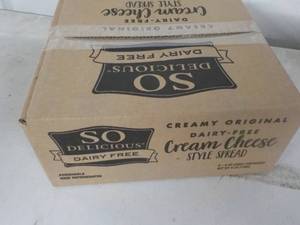 lot 535 image: 8 - 8 oz Tubs Dairy Free Cream Chee...