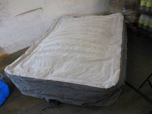 lot 144 image: Full Size Air Mattress with Built I...