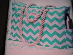lot 198 image: Shylero XXL Beach Bag- retail $44...