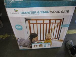 lot 201 image: Summer Banister and Stair Wooden Ga...