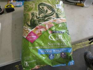 lot 211 image: Purina Cat Chow...