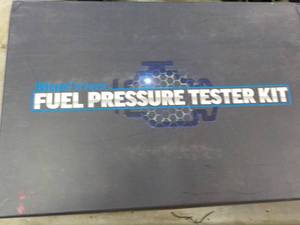 lot 29 image: Fuel Pressure Tester Kit- 1 complet...
