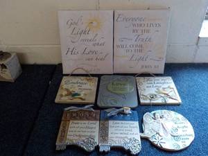 lot 55 image: Gift Shop Canvas Sayings and Decora...