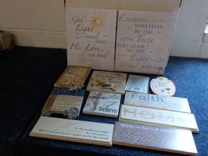 lot 56 image: Gift Shop Canvas Sayings and Decora...
