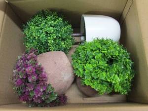 lot 24 image: box of home decor and straws ...