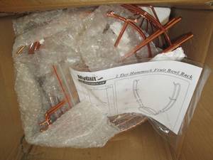 lot 33 image: box of art, picture frames and home...