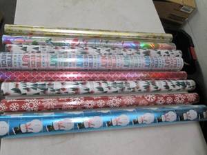 lot 40 image: 8 rolls of wrappping paper ...