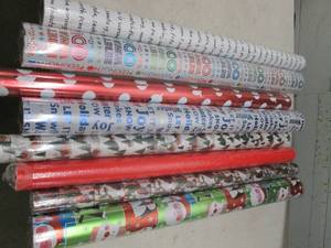 lot 46 image: 8 rollsd of wrapping paper ...