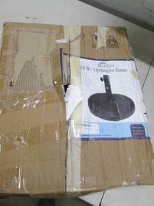 lot 62 image: 22lb umbrella base ...