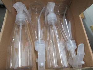 lot 85 image: 9 sets of 4 plastic spray bottles ...