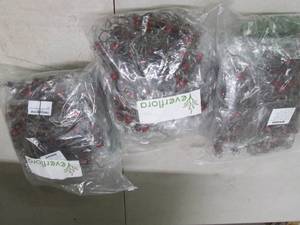lot 89 image: 3 bags of artifical holidasy berry ...