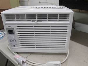lot 103 image: arctic king window airconditioner p...