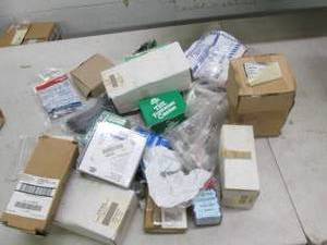 lot 133 image: box of socket screws, bolts, washer...